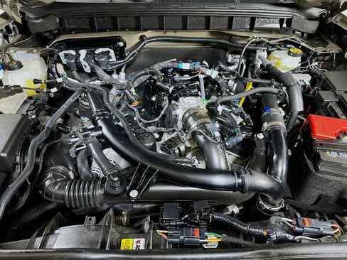 Certified 2025 Ford Bronco Outer Banks AWD/4WD image 36