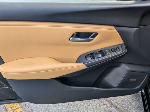 Used 2025 Nissan Sentra SV w/ SV Premium Package FWD image 9