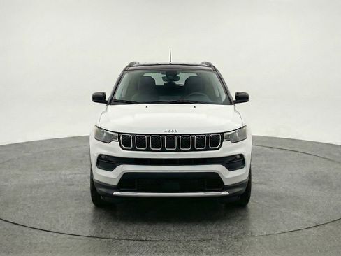 Used 2025 Jeep Compass Limited AWD/4WD image 2