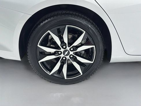Used 2018 Chevrolet Malibu LT FWD image 31