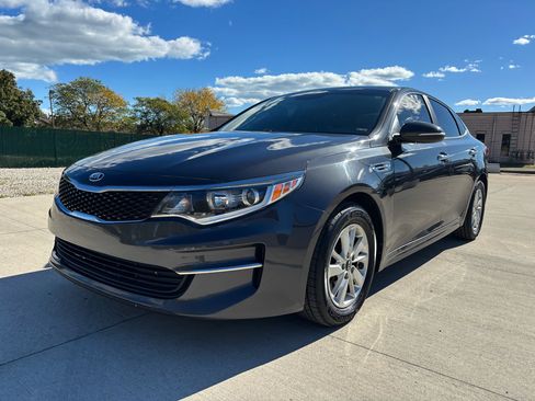 Used 2017 Kia Optima LX image 3