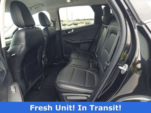 Used 2022 Ford Escape Titanium AWD/4WD image 5
