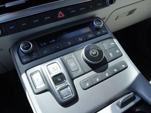 Used 2023 Hyundai Palisade Limited FWD image 19
