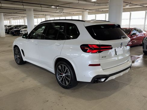 New 2026 BMW X5 sDrive40i w/ M Sport Package image 5