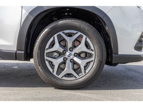 Certified 2023 Subaru Forester Premium image 9