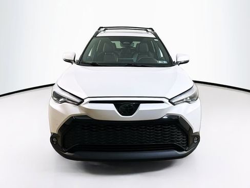 Used 2024 Toyota Corolla Cross AWD Hybrid w/ Convenience Package image 2