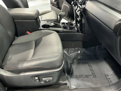Used 2021 Toyota 4Runner Venture image 32