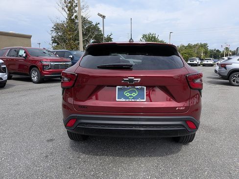 Certified 2025 Chevrolet Trax RS w/ Driver Confidence Package FWD image 4
