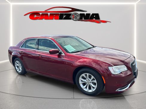 Used 2016 Chrysler 300 Limited RWD image 2