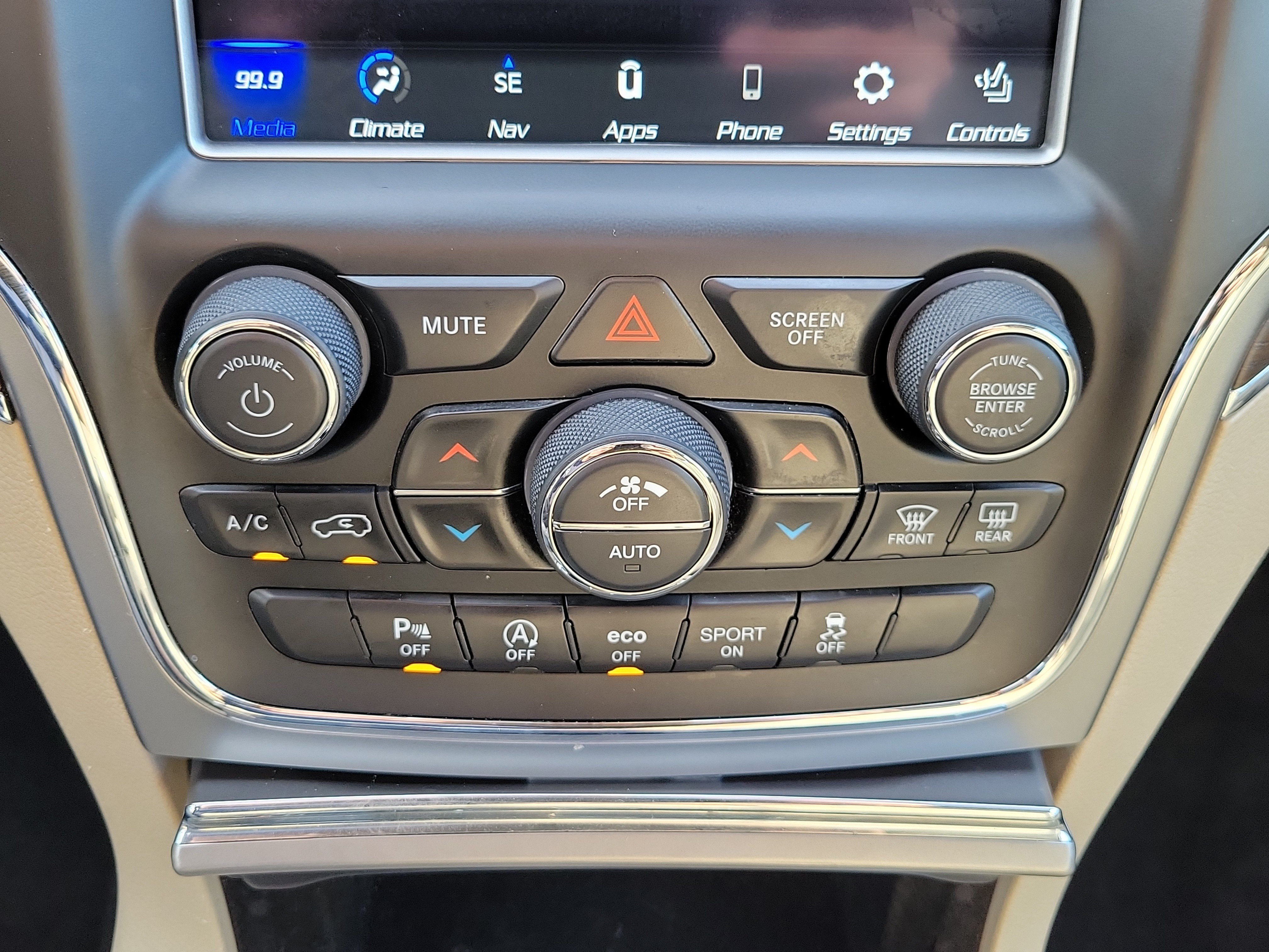 Used 2018 Jeep Grand Cherokee Limited w/ Luxury Group II RWD image 35