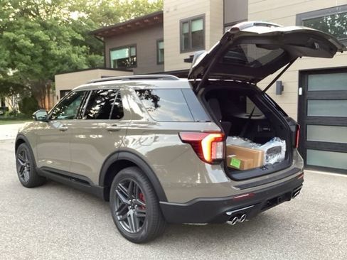 New 2027 Ford Explorer ST AWD/4WD image 14