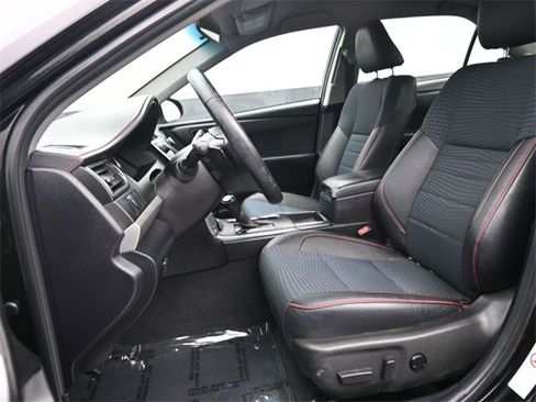 Used 2015 Toyota Camry SE image 18