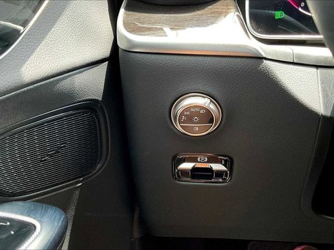 New 2025 Mercedes-Benz GLC 300 GLC 300 image 13