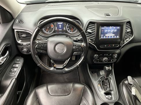 Used 2021 Jeep Cherokee Latitude Plus FWD image 12
