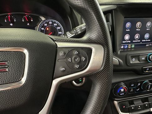 Used 2023 GMC Terrain SLE w/ Driver Convenience Package image 9