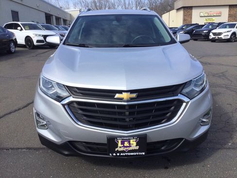 Used 2018 Chevrolet Equinox LT w/ Sun & Infotainment Package image 3
