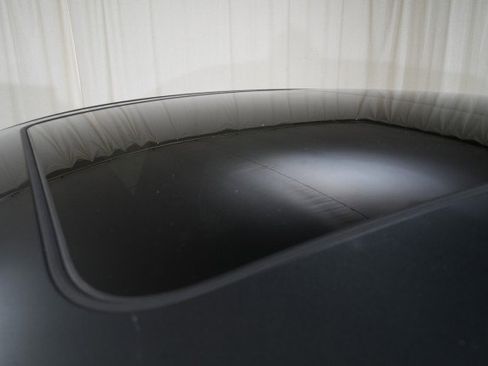 Used 2023 Porsche Macan AWD image 26