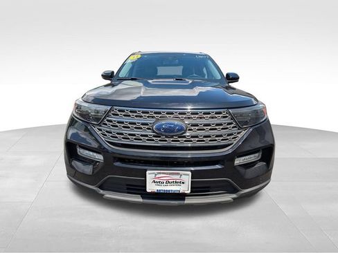 Used 2022 Ford Explorer Limited w/ Equipment Group 301A AWD/4WD image 2