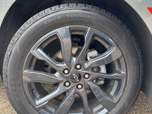Used 2024 Chevrolet Equinox RS FWD image 3