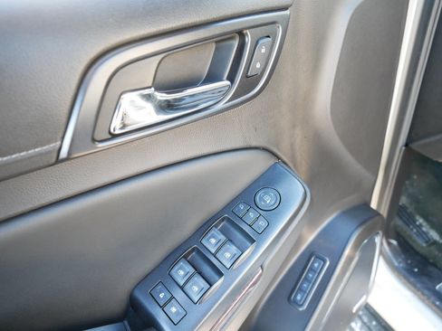 Used 2017 GMC Yukon XL SLT image 19