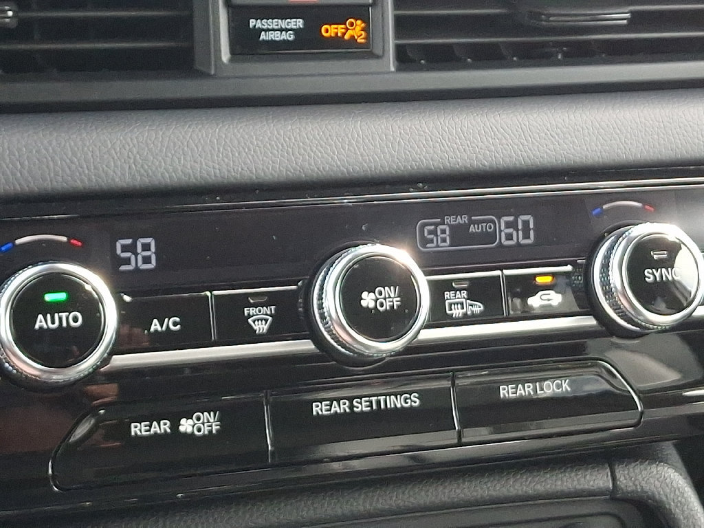 Used 2024 Honda Pilot Touring image 16