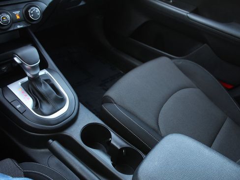 Used 2024 Kia Forte LXS image 18