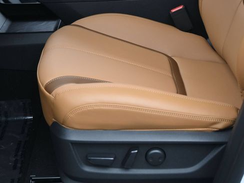 New 2026 Nissan Armada SL w/ Captain's Chari Seat Package AWD/4WD image 18