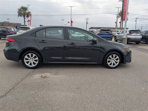 Used 2025 Toyota Corolla LE image 7