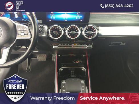 Used 2023 Mercedes-Benz GLB 250 4MATIC w/ Premium Package image 24