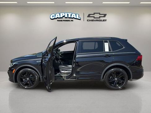 Used 2023 Volkswagen Tiguan SE R-Line FWD image 3