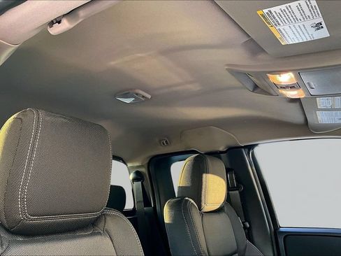 Used 2025 Nissan Frontier SV RWD image 27