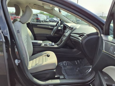 Used 2018 Ford Fusion S FWD image 23
