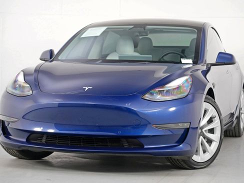Used 2022 Tesla Model 3 image 3