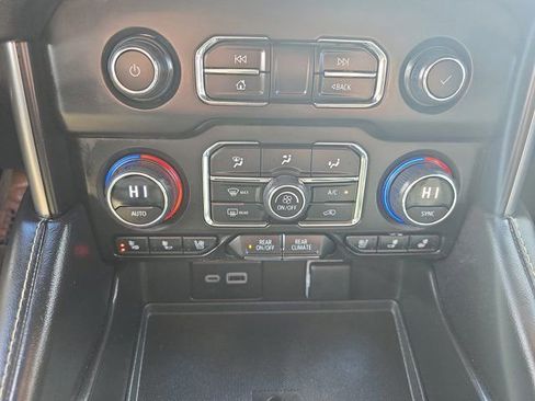 Used 2023 Chevrolet Tahoe Premier AWD/4WD image 37