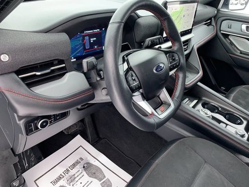 Used 2025 Ford Explorer ST image 12