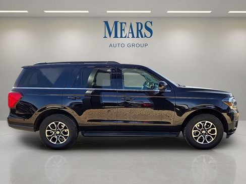 Used 2024 Ford Expedition XLT image 6