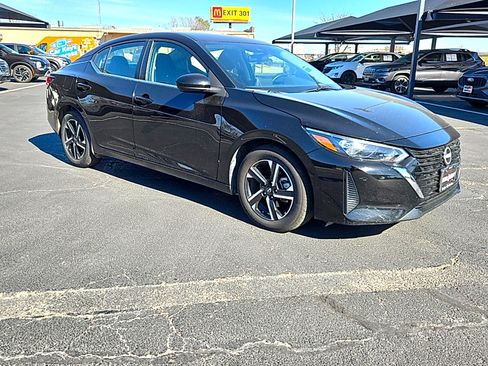 Used 2024 Nissan Sentra SV image 2