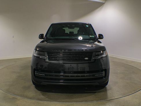 Used 2024 Land Rover Range Rover SE AWD/4WD image 2