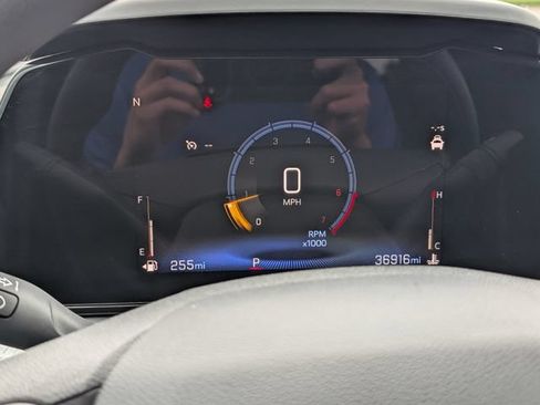 Used 2025 Chevrolet Trax LT FWD image 17
