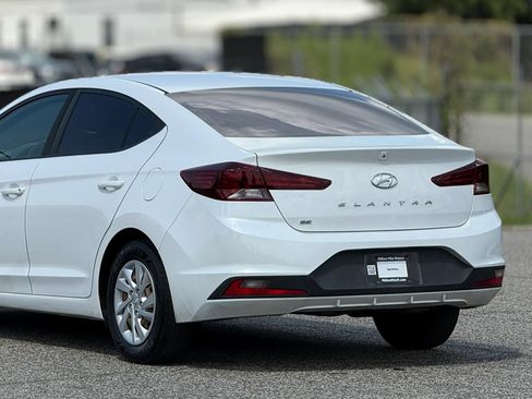 Used 2019 Hyundai Elantra SE FWD image 16