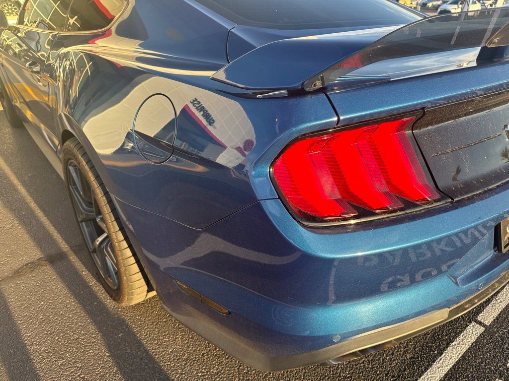 Used 2022 Ford Mustang GT Premium w/ GT Performance Package RWD image 6