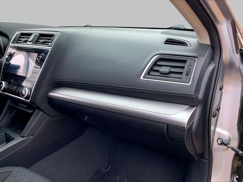 Used 2018 Subaru Outback 2.5i Premium AWD/4WD image 19