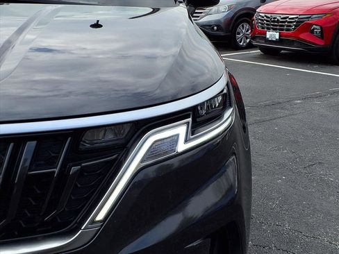 Used 2024 Kia Carnival LX image 31