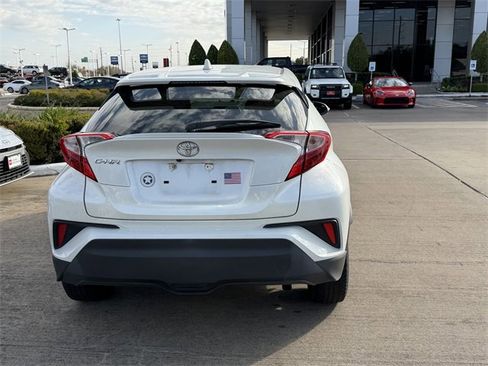Used 2019 Toyota C-HR XLE image 6