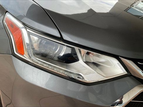 Used 2020 Chevrolet Traverse LT image 31