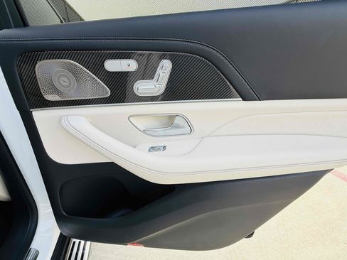 Used 2024 Mercedes-Benz GLS 63 AMG 4MATIC image 33