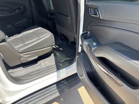 Used 2020 Chevrolet Suburban LT AWD/4WD image 21