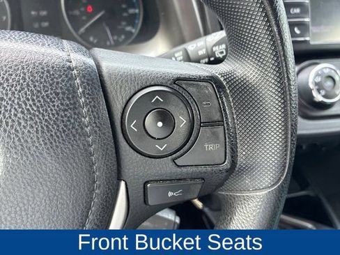 Used 2018 Toyota RAV4 LE w/ All Weather Liner Package AWD/4WD image 18