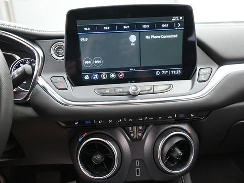 Used 2023 Chevrolet Blazer LT w/ Convenience Package FWD image 10