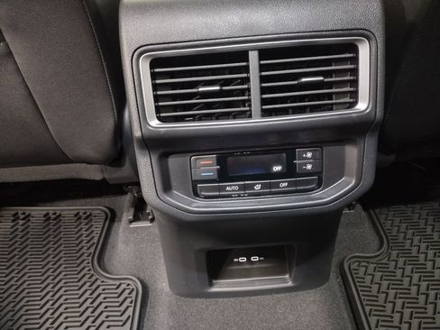 New 2026 Volkswagen Atlas SE image 35